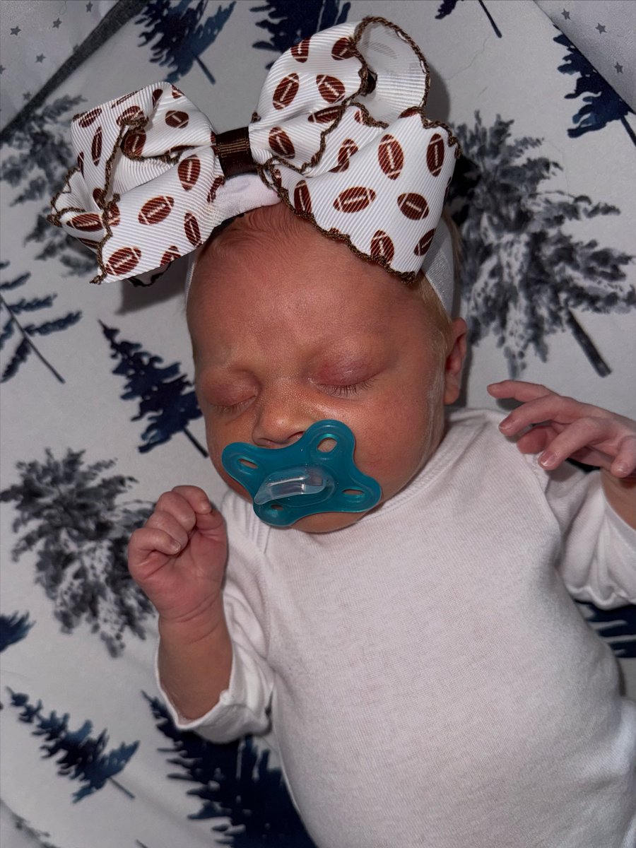 Football ready!🏈🩷