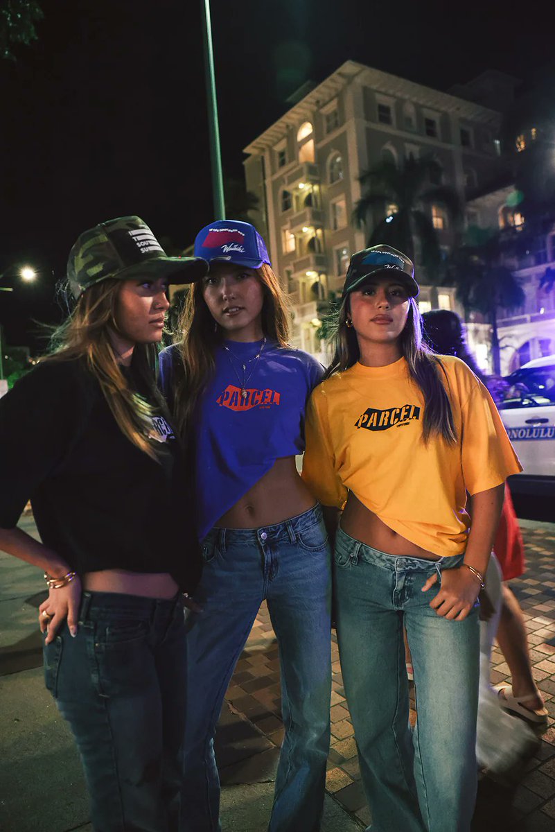 PARCEL TEE - BLACK
PARCEL TEE - VINTAGE BLACK
PARCEL TEE - GOLD
PARCEL TEE - NEON PURPLE

Available now.

fittedhawaii.com/blogs/updates/…