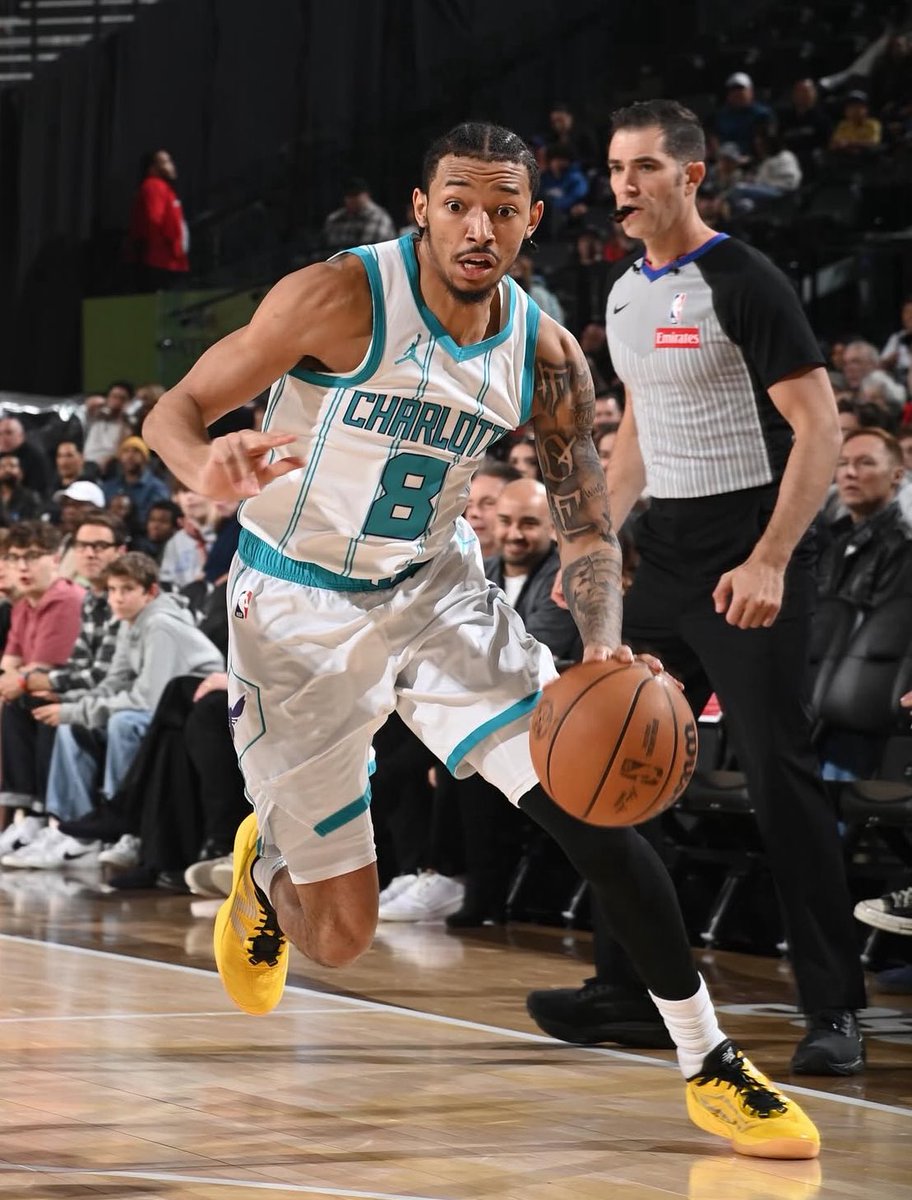 MikeAScotto's tweet photo. Just In: The Charlotte Hornets are waiving Nick Smith Jr, league sources told @hoopshype. He averaged 9.9 points and 2.4 assists in 22.8 minutes, while starting 27 of 60 games played for Charlotte last season. He’s shot 37% from 3-point range so far during his NBA career. https://t.co/13nLiMldPD