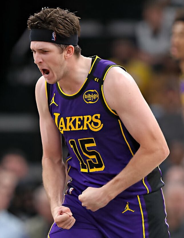 “Every day that he’s been in the gym, he’s been the best player… His body is REALLY good right now. He’s really strong. His burst, his athleticism… It’s evident that he spent a lot of time working on his body this summer” 

- JJ Redick on Austin Reaves 👀🔥