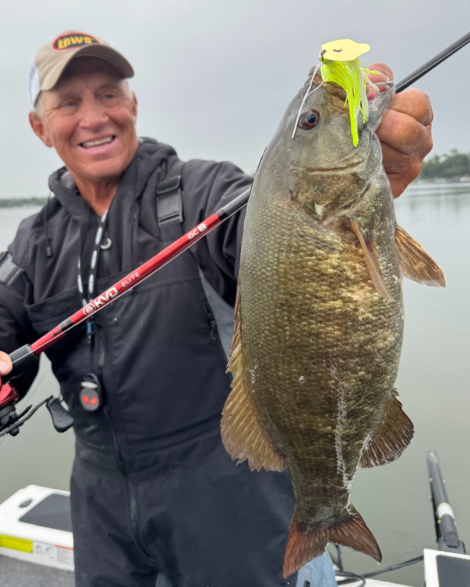 Lews_Fishing's tweet image. Who else has been putting their new KVD Elite baitcasting setups to use?!🙌

Mike Frisch from Fishing the Midwest has been putting his KVD Elite&apos;s to the test up in the Midwest on both Smallmouth and Largemouth🔥

#teamlews #feelthedifference