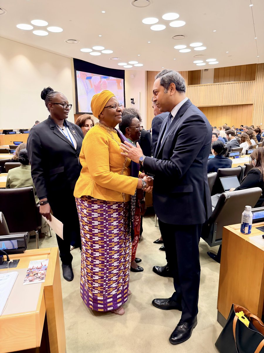 Great meeting with <a href="/SWAPOPRESIDENT/">President Netumbo Ndemupelila Nandi-Ndaitwah</a>, President of #Namibia, at the <a href="/UN_Women/">UN Women</a> ministerial roundtable in #NewYork. 

I commended the President for her leadership and commitment to the #Women, #Peace and #Security agenda. 🇬🇧🇳🇦

#UNGA #UNGA80 #UNGA2025 #GSPLeadership