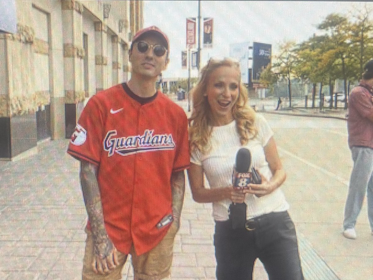 Grab the brooms and let's SWEEP!!!  So excited <a href="/CleGuardians/">Cleveland Guardians</a> tonight!!!
At Progressive Field with Ethan Yoder from <a href="/ThePlotInYou/">The Plot In You</a> who's throwing out first pitch!! #GoGuards <a href="/fox8news/">fox8news</a>