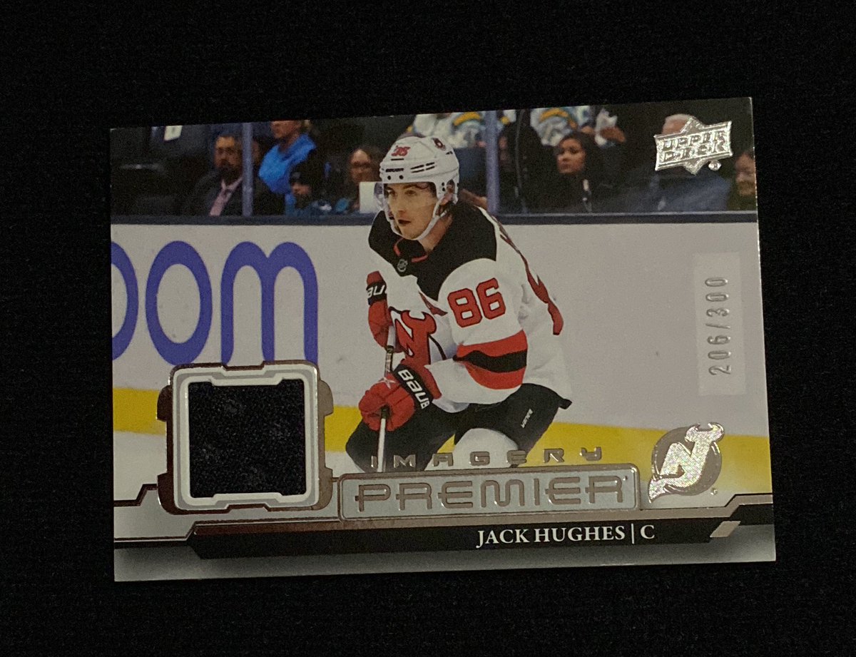 Cab0trip's tweet image. hockey cards I think people would rob me for, a thread 🧵🪡: