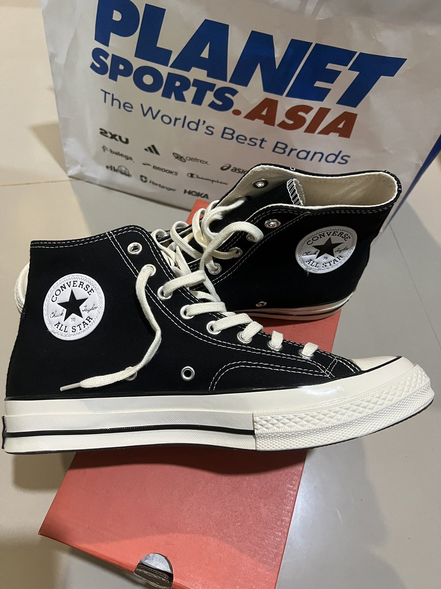 ebi 🐳 tweet media