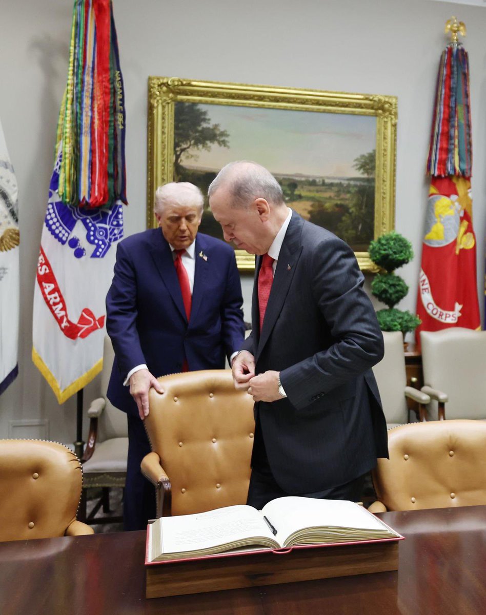 Başkan,Reis,Komutan,Lider,Baba,Güven,Umut….
Allah başımızdan eksik etmesin🤲