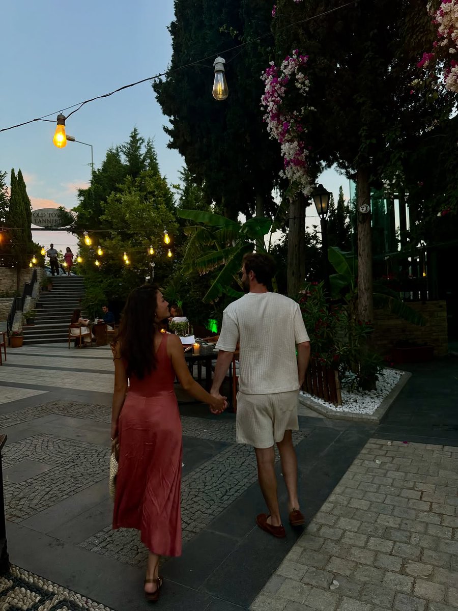 ❤️❤️❤️
#BurakBerkayAkgül #ÖzgeYağiz #ÖzBur