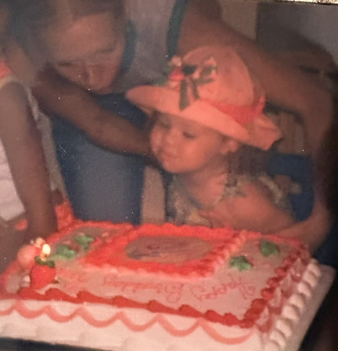 sdlee10's tweet photo. Happy Daughters Day to my beautiful daughter!  ❤️❤️❤️ https://t.co/GY5skQtsEL