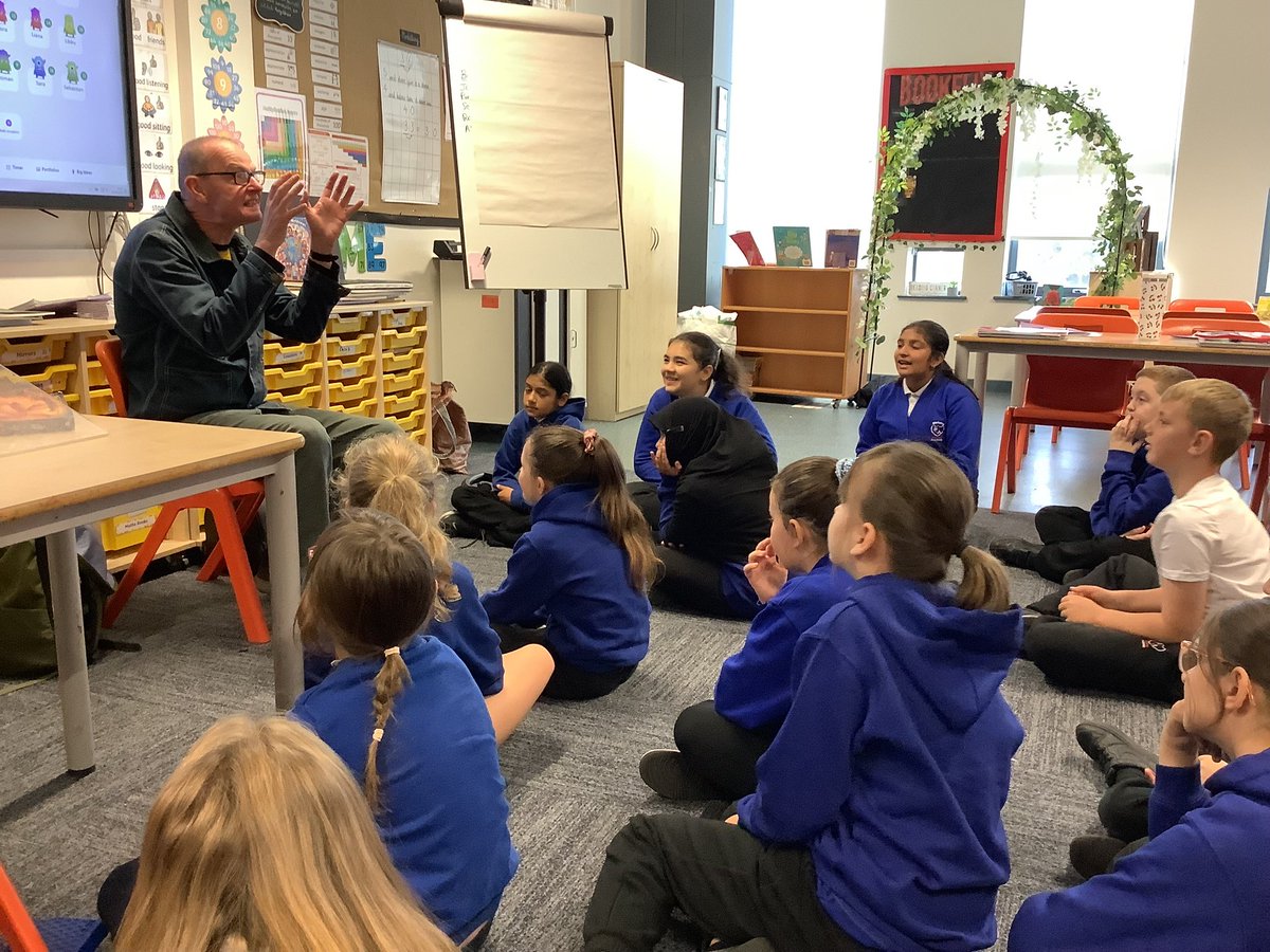 Yesterday, some of Year 6 were lucky enough to have a visit from author and storyteller <a href="/DanielMorden3/">Daniel Morden</a>. He shared the first half of a story &amp; the pupils created story maps to help them remember the different locations. He gifted us some signed copies of his book too! <a href="/FCATrust/">FCAT</a>