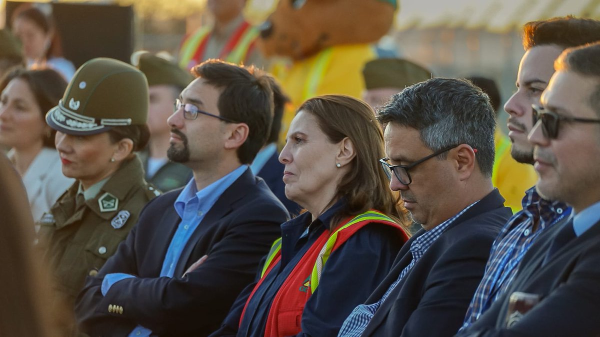 Seremi (S) <a href="/MinagriMaule/">Minagri Maule</a> y Directora <a href="/conaf_maule/">CONAF Maule</a> participaron en inauguración de 2da etapa de la ampliación del Aeródromo El Boldo de #Cauquenes, obra de <a href="/mop_chile/">Ministerio de Obras Públicas🇨🇱</a> que permitirá entre otros beneficios un mejor combate a #incendiosforestales