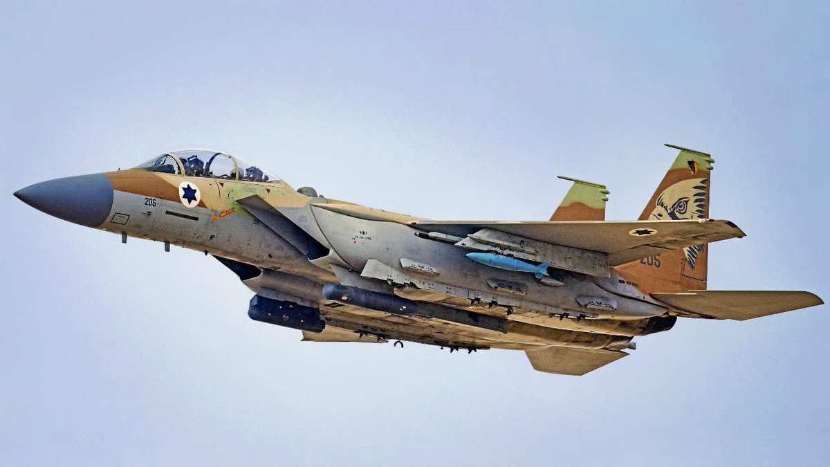 قناة 14 الإسرائيلية:
خلال الهجوم على صنعاء اليوم، تعرضت المقاتلات الإسرائيلية لثلاث صواريخ أرض-جو تم اطلاقها من منظومات دفاع جوي يمنية، 
لاول مرة يعترف الإعلام الإسرائيلي بوجود تصدي لمقاتلاته!
إذا تمكنت اليمن من اسقاط مقاتلة إسرائيلية مستقبلا، ستكون نقلة نوعية في هذا الصراع