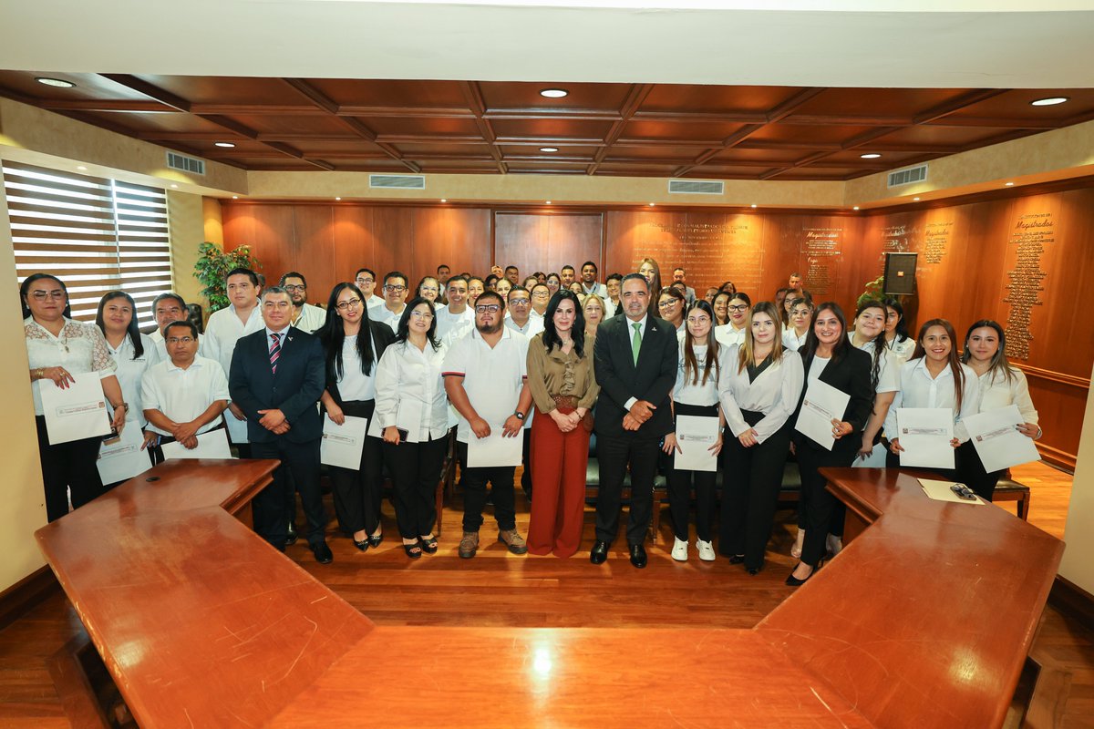 SUTSPET y OPD's (@sutspet) on Twitter photo Entrega de bases sindicales a los trabajadores del Supremo Tribunal de Justicia del Estado de Tamaulipas.
facebook.com/share/p/17QHnW…
#SUTSPET <a href="/gobtam/">Gobierno Tamaulipas</a> <a href="/PJTamaulipasMx/">Poder Judicial Tamaulipas</a> Entrega de bases sindicales a los trabajadores del Supremo Tribunal de Justicia del Estado de Tamaulipas.
facebook.com/share/p/17QHnW…
#SUTSPET <a href="/gobtam/">Gobierno Tamaulipas</a> <a href="/PJTamaulipasMx/">Poder Judicial Tamaulipas</a>