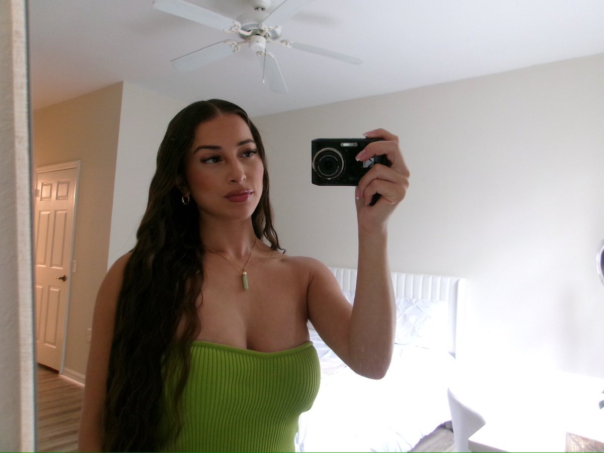 Officialxsam's tweet photo. iPhone quality or digital camera? ✨ #ootd #hairstyles #aesthetic #trending #foryou #girlsnight #fashioninspo https://t.co/LhUv0VRylX