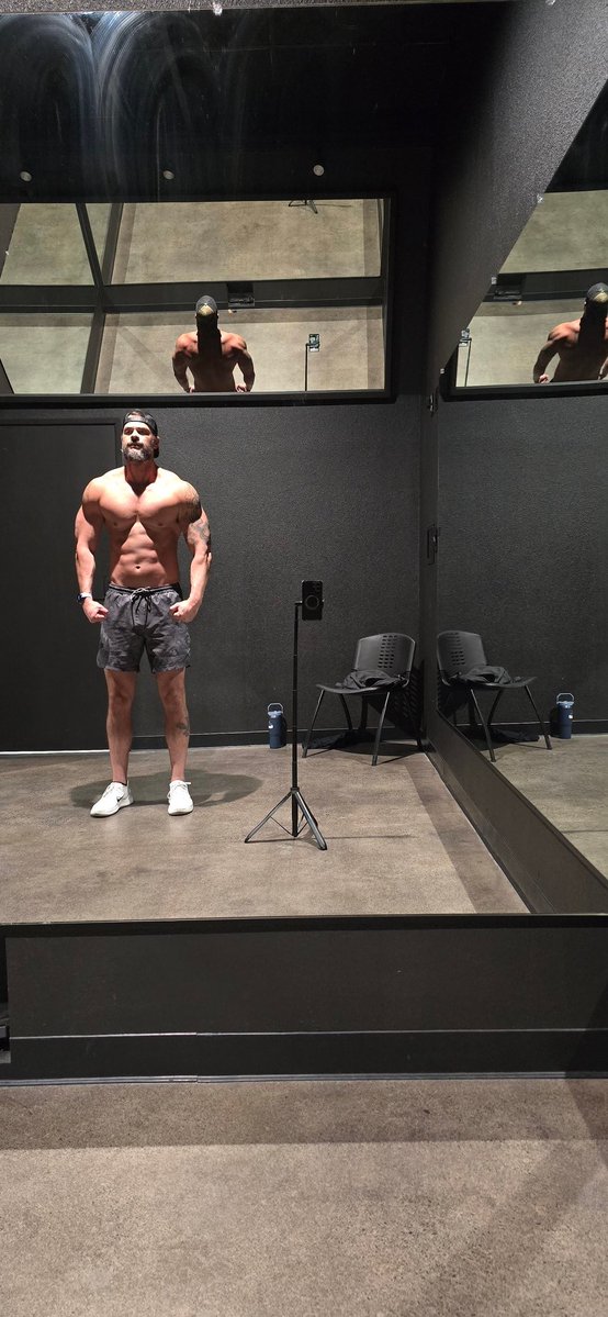 Thicker and thicker as the days progress. Love this shit! ❤️