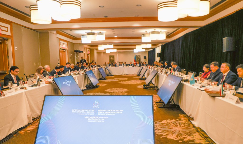 Joined fellow Foreign Ministers at the CICA Council to stress Sri Lanka’s commitment to peace, dialogue, partnership in Asia and Sri Lanka’s role to broader global cooperation.

#SriLanka #CICA #Diplomacy #RegionalCooperation #ConfidenceBuilding #Dialogue