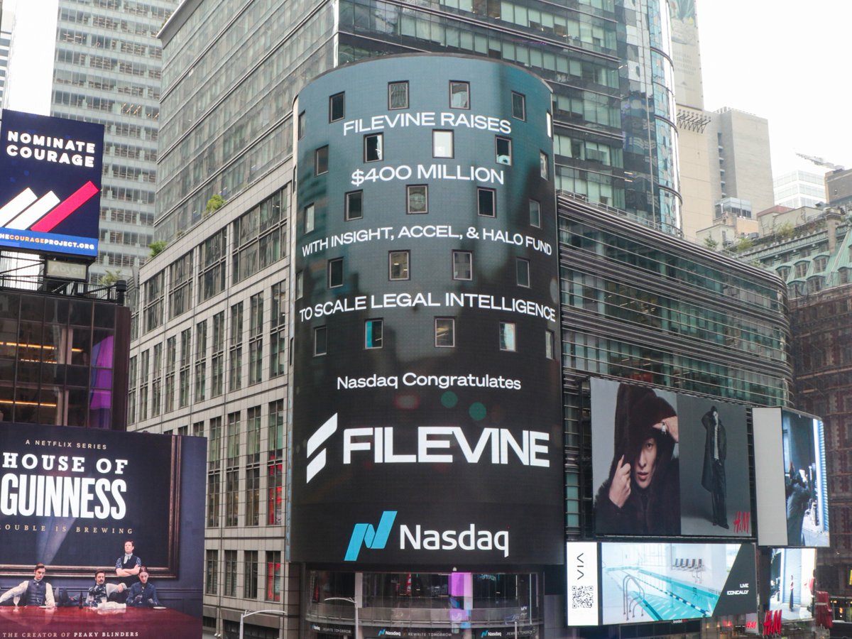 filevine's tweet image. Filevine is back in Times Square 🗽🌆

This time, on the @Nasdaq Tower to celebrate our $400M raise to fuel the future of legal intelligence.

#Filevine #Nasdaq #LegalTech