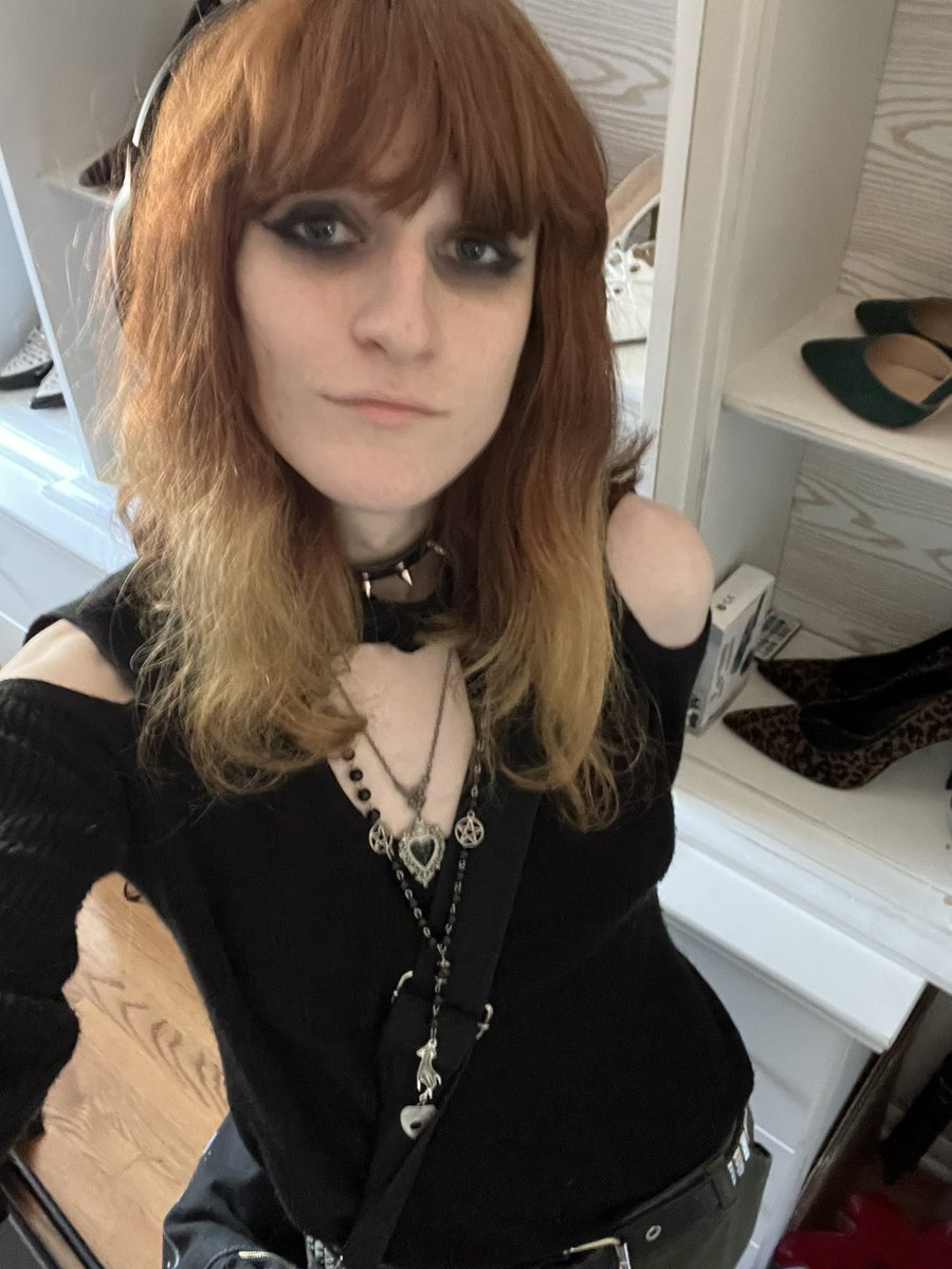 Mourniing_Star's tweet photo. does anyone even fw non-blue women anymore😔😔 https://t.co/XUQpXgvRQE