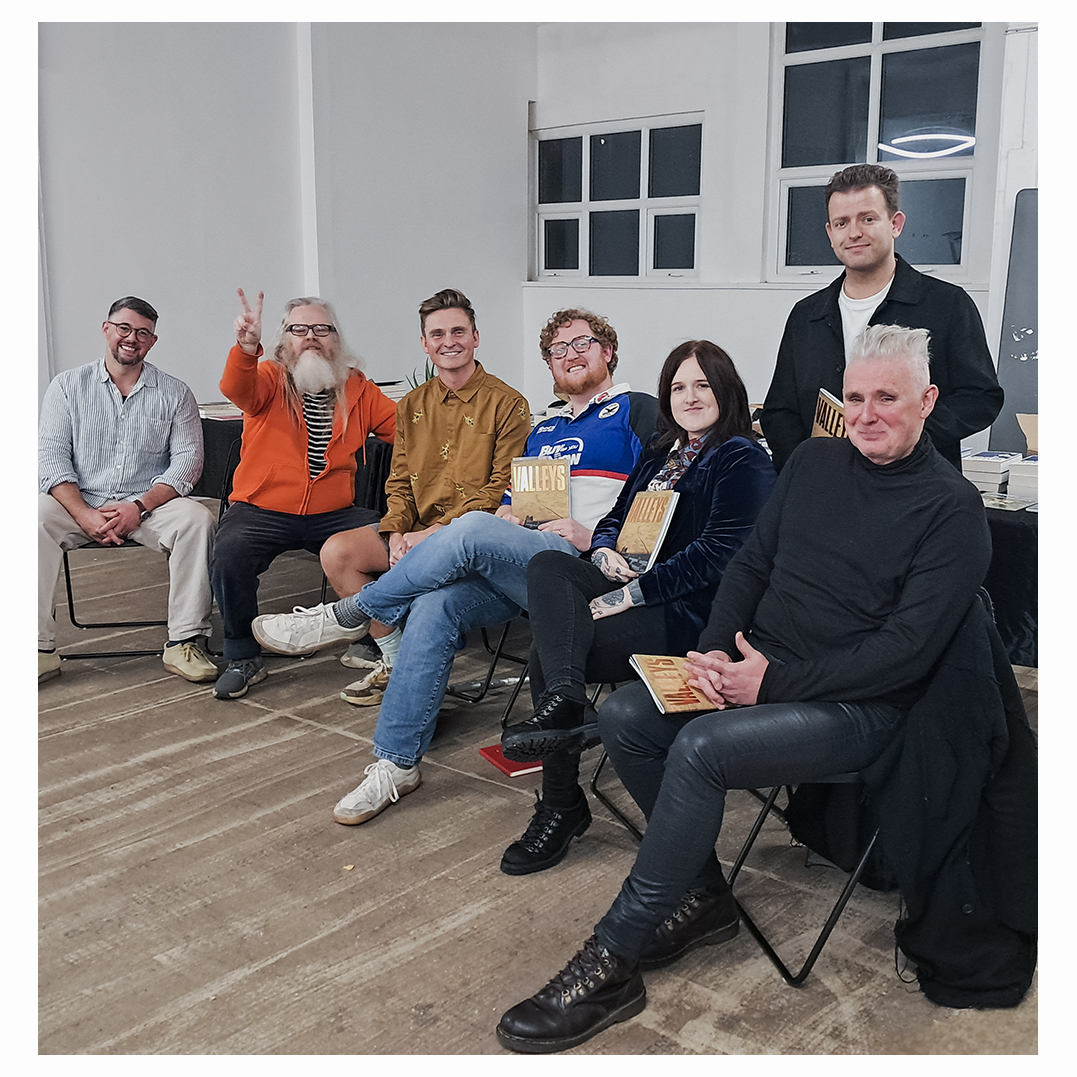 JonPountney1's tweet image. Thanks so much to everyone that made tonight a thing! Standing room only and Zucco sold out of pizza! 
@heretic101 
@dantyte 
@mrmikegriffiths 
@sean_rees 
@sionmun 

A great night!