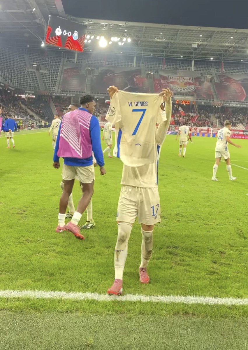 Pablo Rosario e Borja Sainz. 

Que EQUIPA. 💙