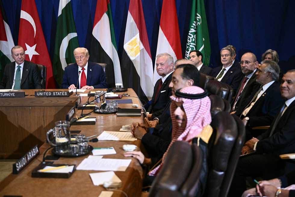 جلالة الملك عبدالله الثاني بن الحسين :
" الوقت قد حان " 

الرئيس الأمريكي :
لن نسمح لإسرائيل بضم الضفة الغربية .

جعل الإبتسامة ما تفارق محياك يا سيدي ❤️
#مع_القائد
📍🇯🇴