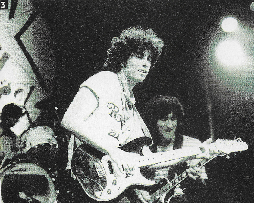 AC junto a Gringui Herrera.

📌 Rock in Bali, Santa Clara del Mar.
📆 25 de enero de 1987.
📸 Archivo Rolling Stone.