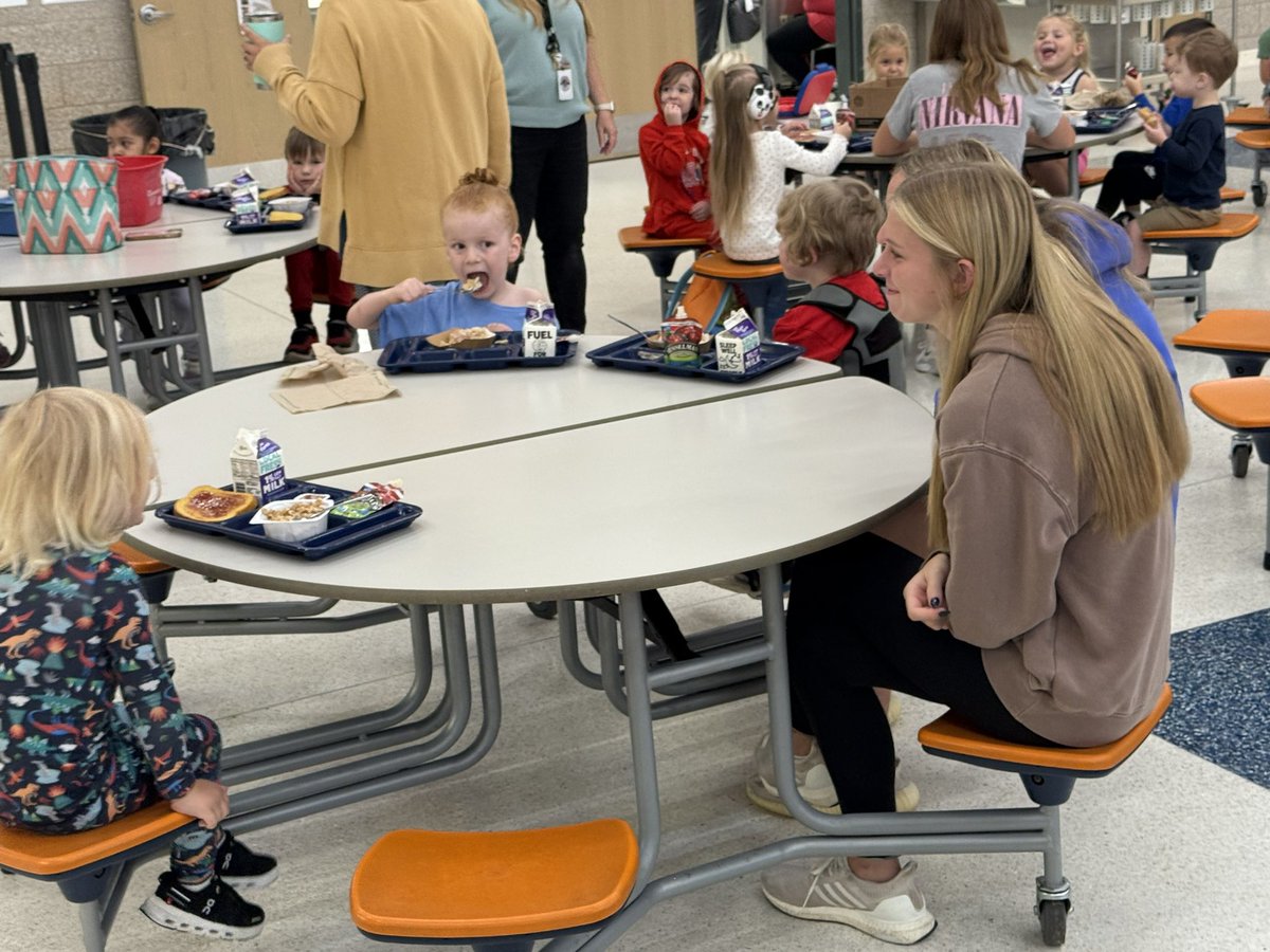 🌟 Student Leaders in Action! 🌟
Our 8th grade Falcons are stepping up as leaders and making a big impact at the elementary school! 💪

Our MS role models lend a helping hand with:
🍎 Breakfast routines
📚 Reading time
🎨 Specials support
🚌 Bus duty