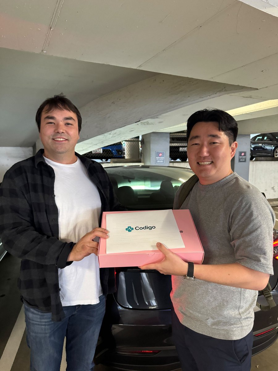 CodigoCare's tweet image. Normally it would be tough to find the perfect billing company for your Ophthalmology Practice but our team here at @CodigoCare has been dropping off tasty goodies with prospective customers to help sweeten the deal! 😂 
codigo.care

#3percentfee #medicalbilling #ai