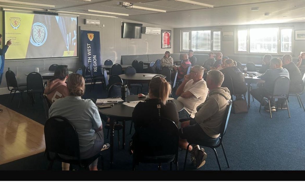 Great night tonight at Dumfries and Galloway Club forum meeting. Some great ⚽️ discussions and  sharing good practise. Thanks to <a href="/ThreaveRoversFC/">Threave Rovers FC</a> for hosting us 🤝. 

#UEFAGrassrootsWeek #LetThemPlay