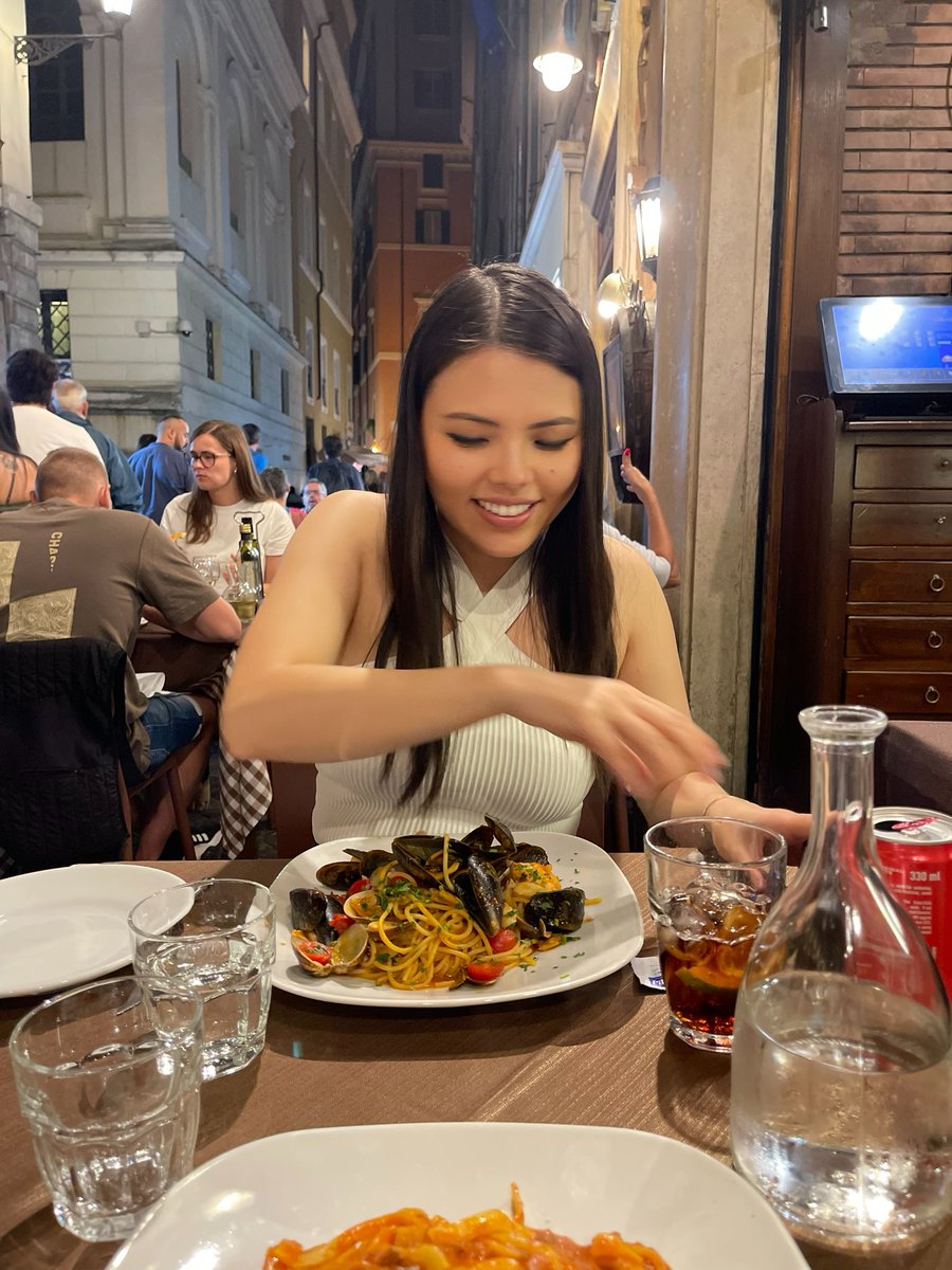 opuap_'s tweet image. I keep ending up in Europe 🤮