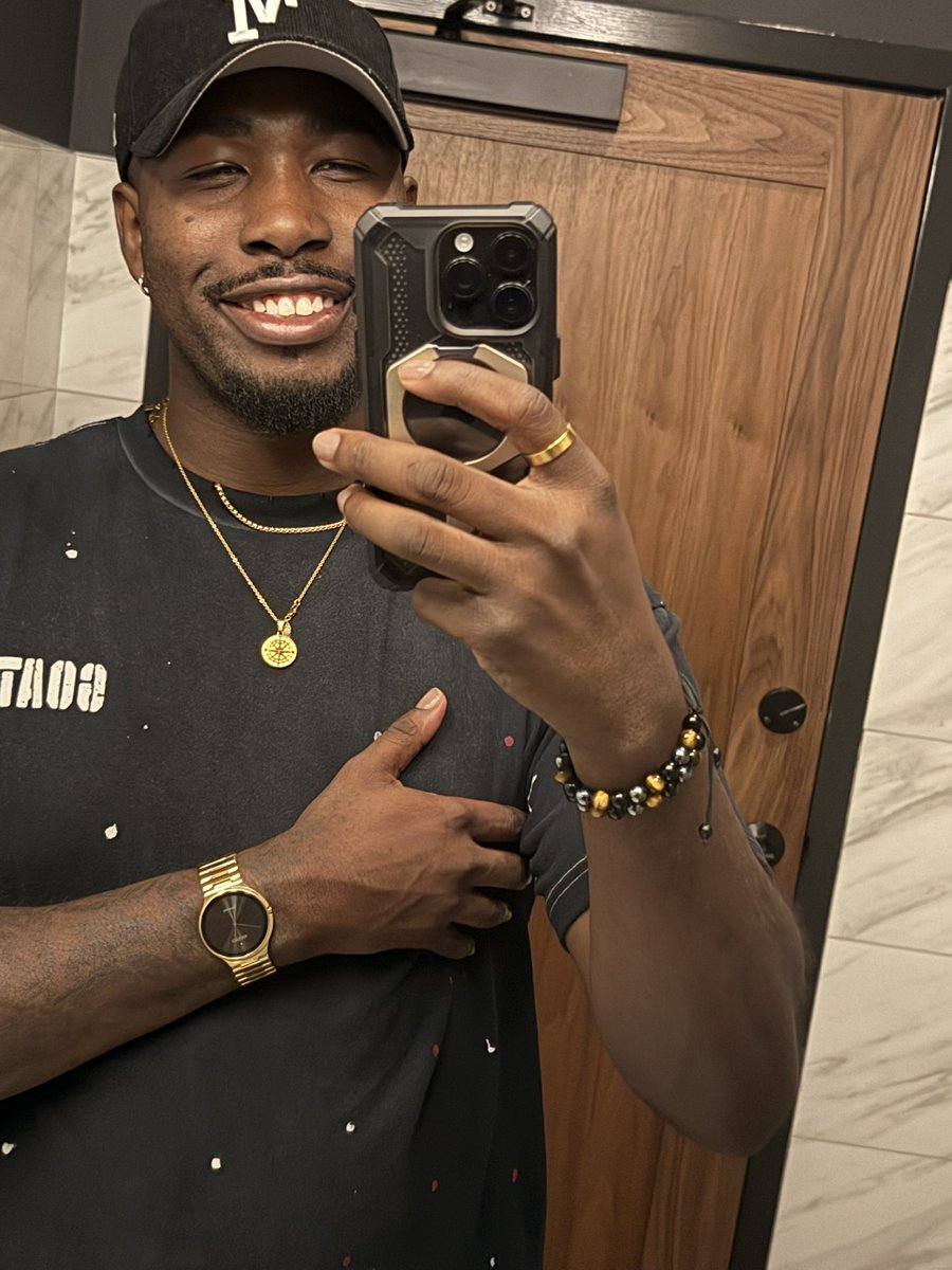 Was cheesing in the mirror the other night, forgot I took these