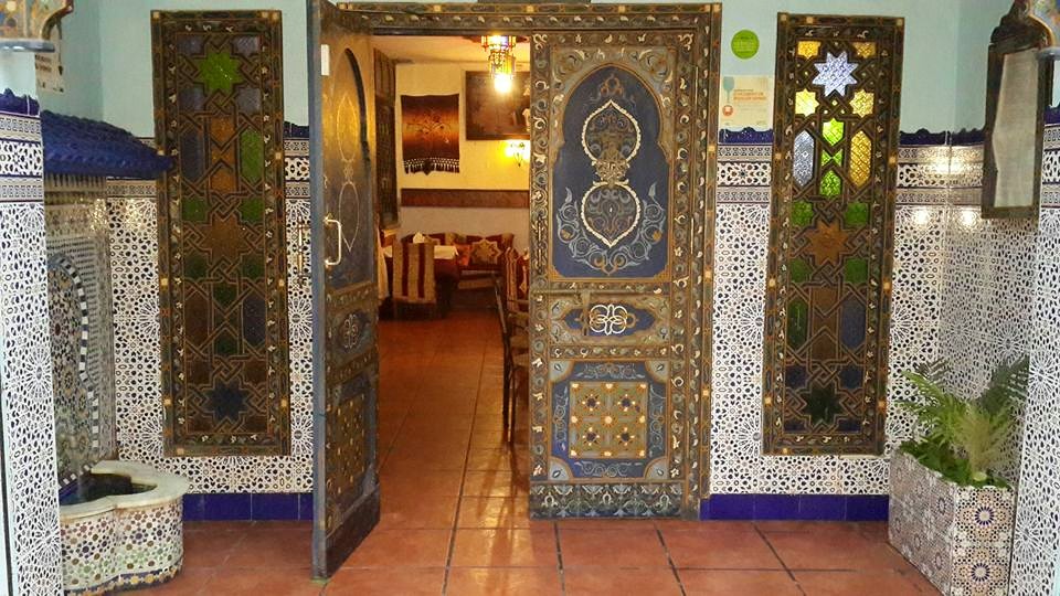 ABIERTO TODOS LOS DÍAS, COMIDAS Y CENAS.
OBERT TOTS ELS DIES, MENJARS I SOPARS.
Tel: 963 890 824
Reserva
#restaurantebalansiya #valència #restaurante #Valencia #balansiya #balansiyarestaurant