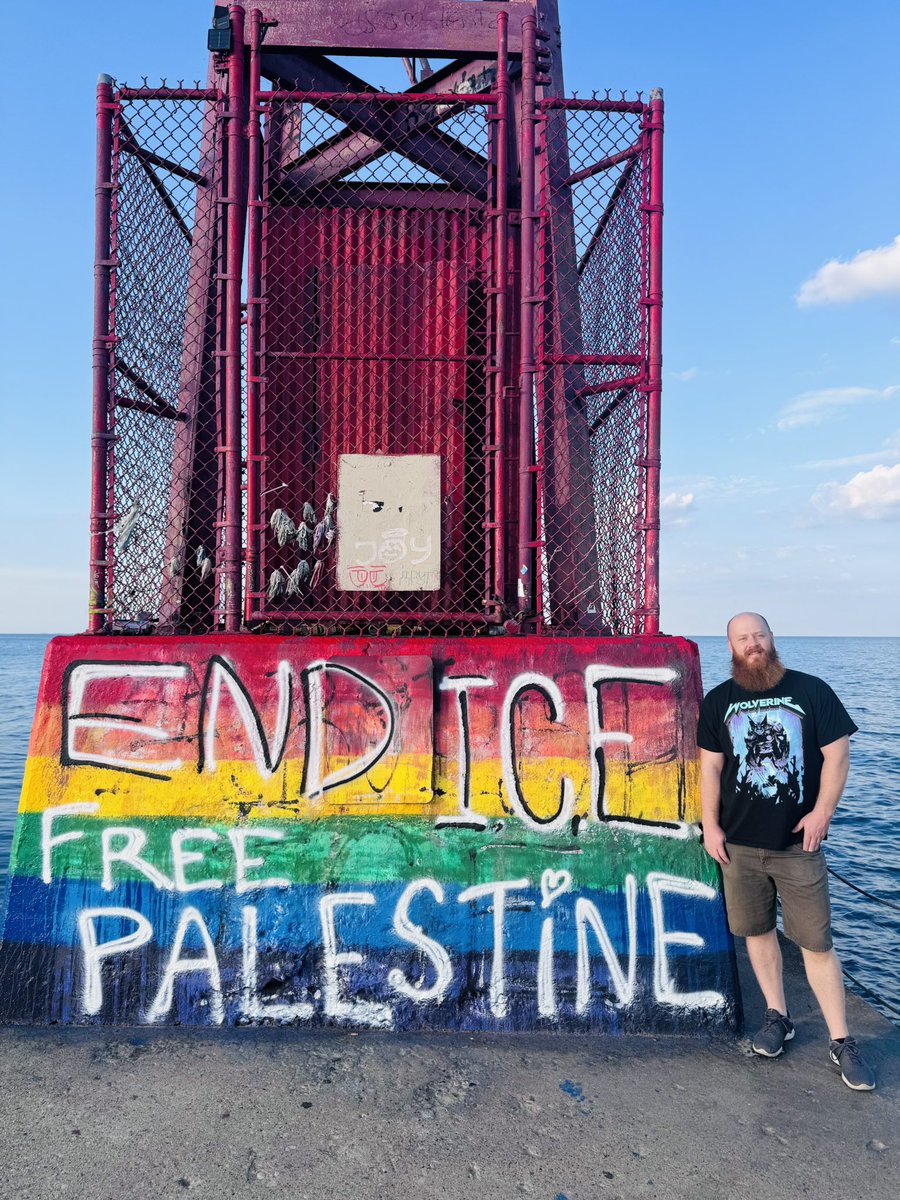 tophglee's tweet photo. Just in case my views weren’t clear. Also it should say “Fuck and End ICE” https://t.co/fLOc5itm90