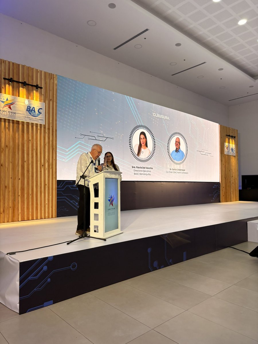 bascbquilla's tweet image. Finaliza el #ForoBASCyAMCHAM “IA y Seguridad: Blindando la Cadena de Suministro Contra Riesgos Globales.”

Gracias a los asistentes, empresarios, expertos, autoridades y gremios que hicieron de este evento un éxito.

#SomosBASC 🌎 #ICadenadeSuministroSegura #SupplyChainAI