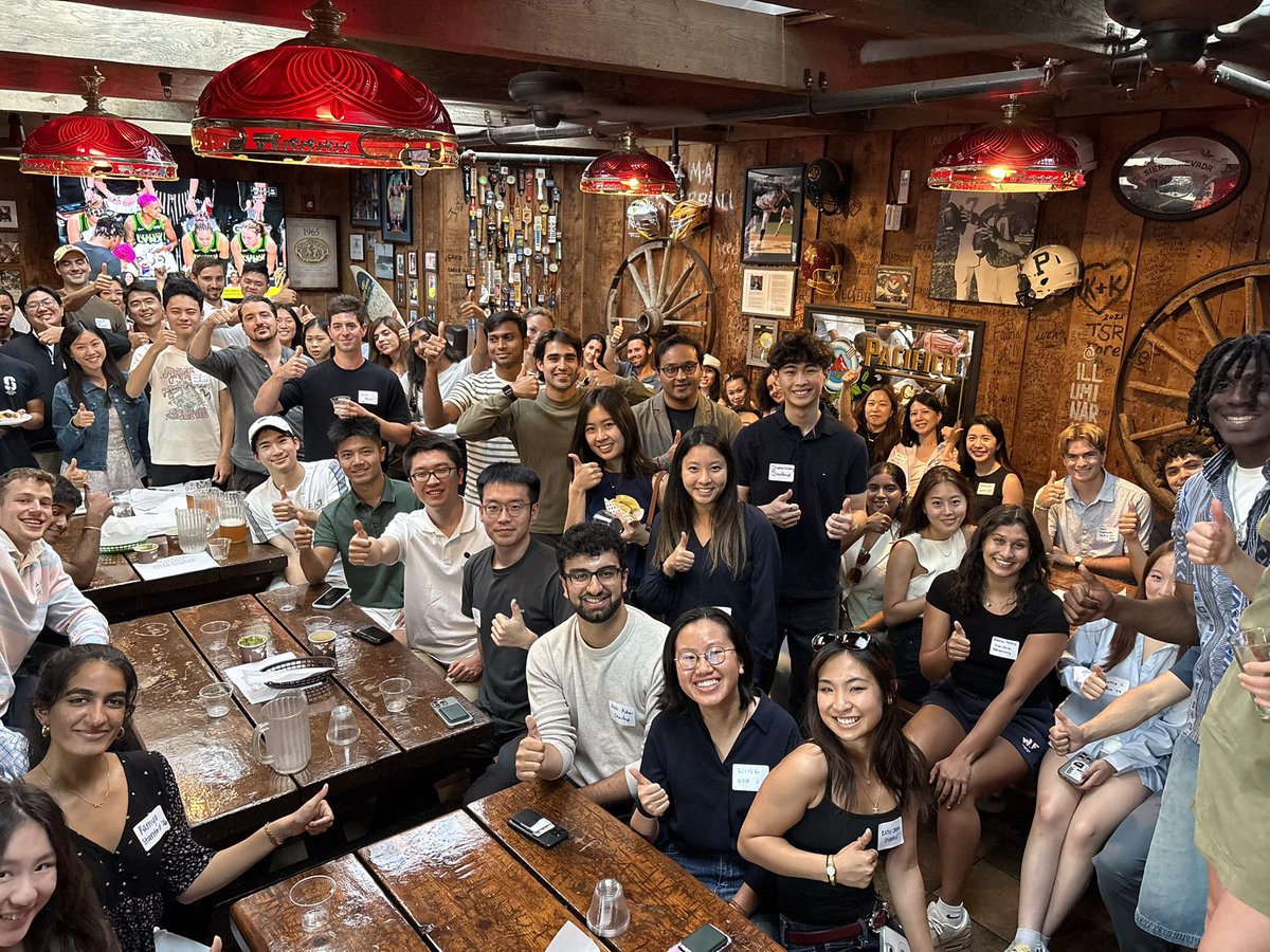 Y’all. Tonight’s the deadline to apply to @DormRoomFund’s West Coast Team. Don’t sleep on it. 

Here