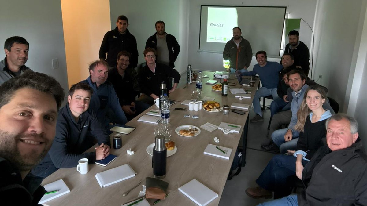 Mañana de taller:
✔️La fina viene buena, pero con alta presión de enfermedades 
✔️Nuestros ajustes de protocolos para la gruesa
#Extensión 📣
📍Lobería