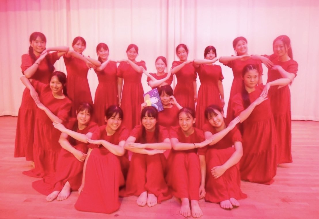 han_ai_dancer's tweet photo. 『引退まで残り3日』

今日のデザインはいろはです！

いろは副部長をしてくれています！今まで沢山皆んなのために考えてくれたり、前に立ってみんなを引っ張ってくれました。副部長になってから、大変な事が数え切れないほどあったと思うけど、 https://t.co/rJgk7Qt6VL