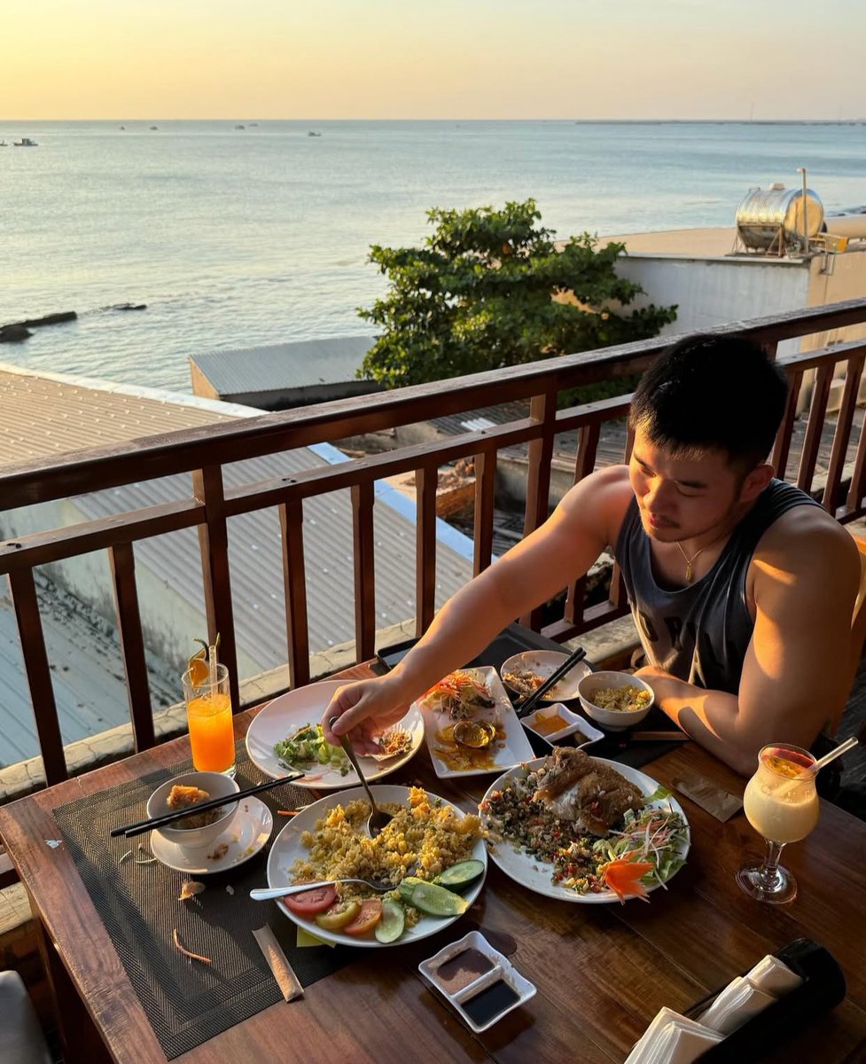 😎 (@vsatey) on Twitter photo 