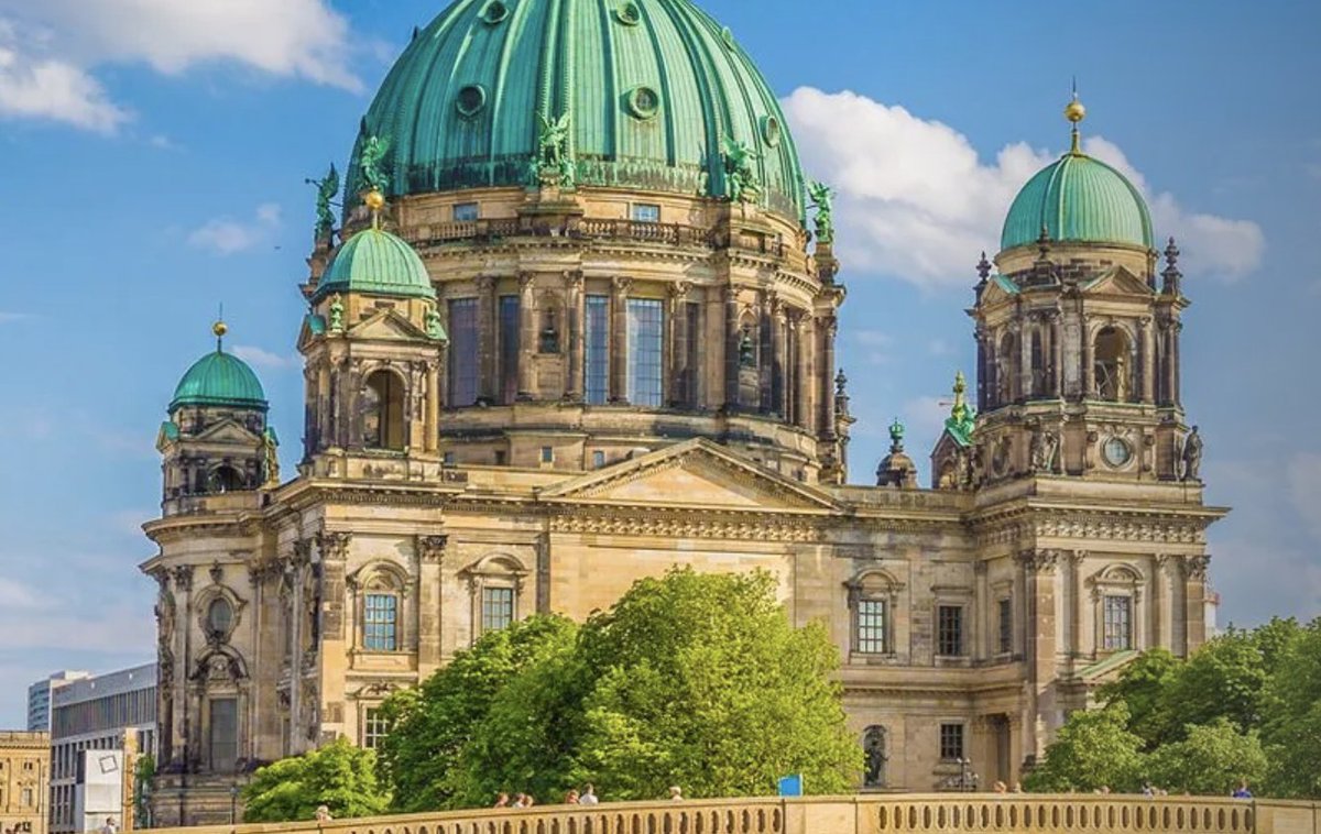 takingthekids's tweet image. Travel through Central Europe… by boat!
@CroisiEurope_RC  offers stunning river cruises where all you have to do is show up—they handle the rest. Relax, explore, repeat.
Sounds amazing, right? 🌍
#FallTrips #CroisiRiverCruise