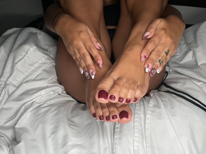 NickiStepsOnU's tweet photo. New set 😍🤍 https://t.co/k5svq4BRoE
