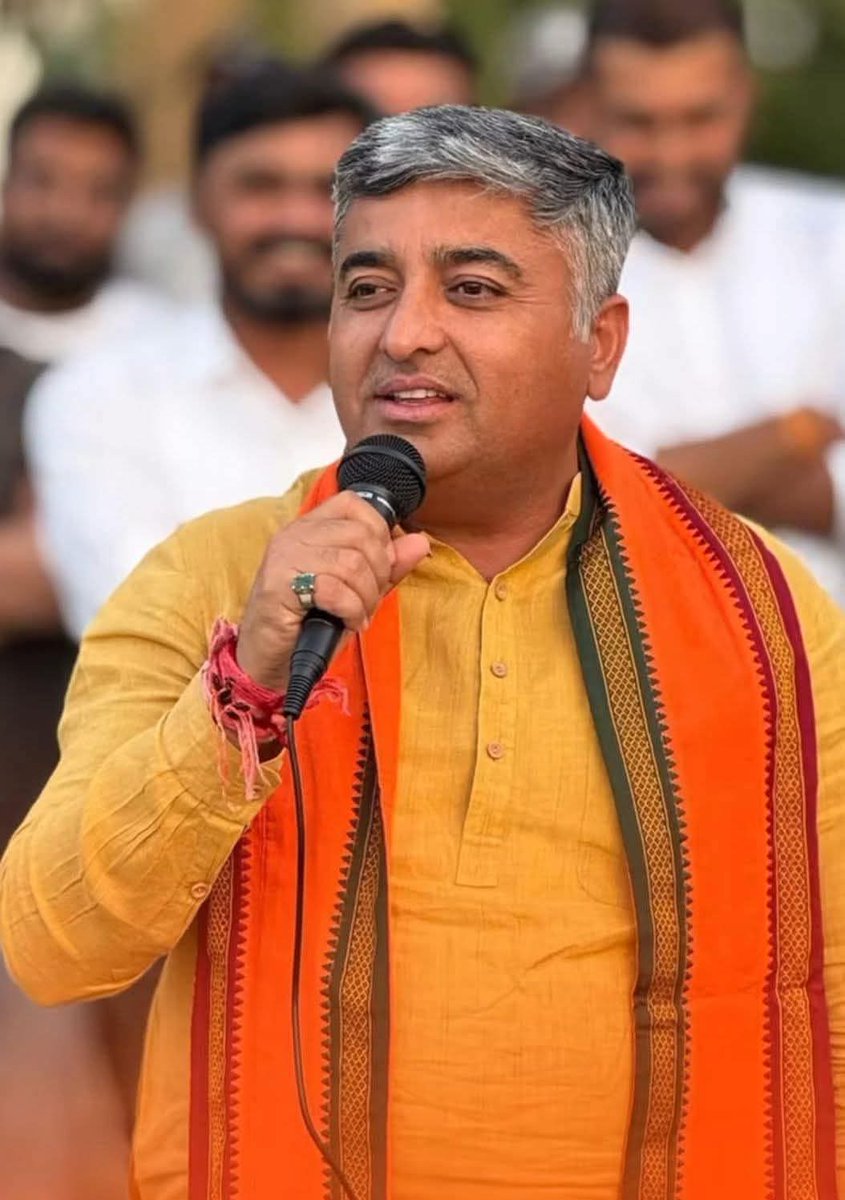 સાણંદ તાલુકા સહકારી ખરીદ વેચાણ સંઘમાં સતત ત્રીજી વખત બિનહરીફ ચેરમેન તરીકે શ્રી <a href="/pradipsinhbjp/">Pradipsinh Vaghela</a> ને નિયુક્ત થવા બદલ હાર્દિક શુભેચ્છાઓ…💐
<a href="/BJP4Gujarat/">BJP Gujarat</a>
<a href="/BJP4India/">BJP</a>