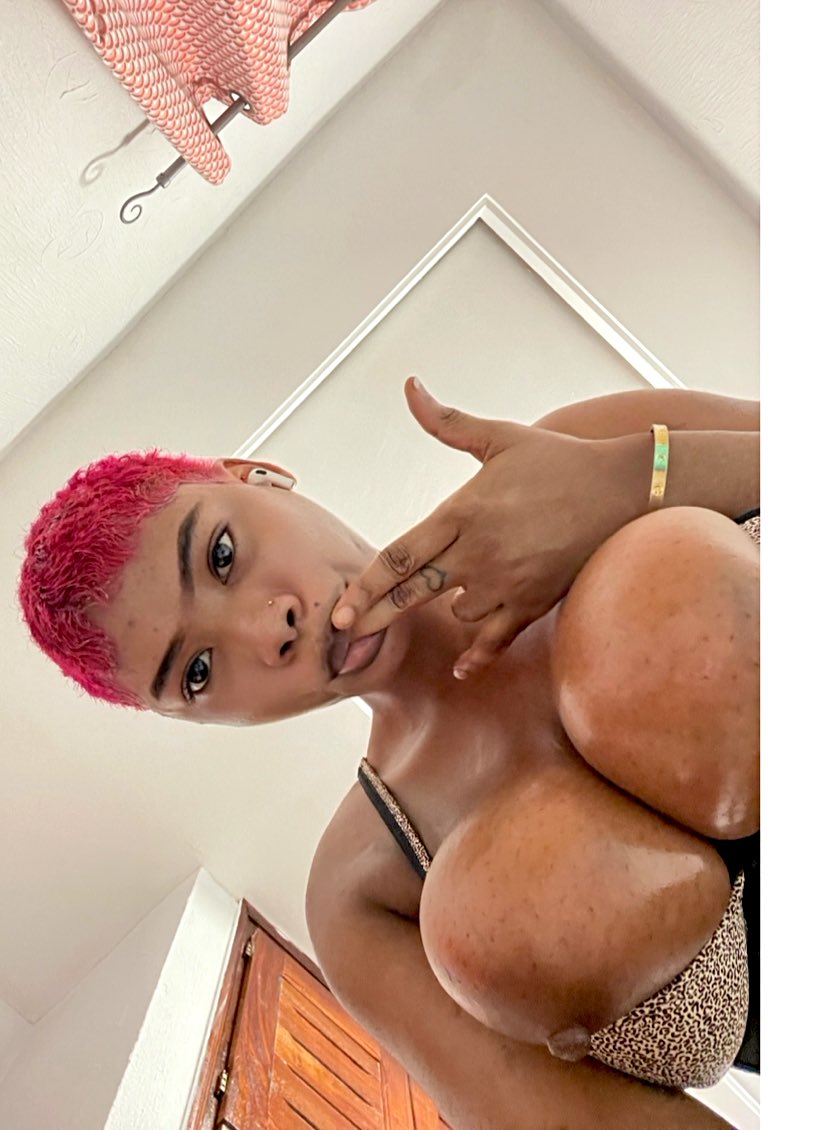He said I should put it on his face #brestlover 🥀my.club/OyeeKyme