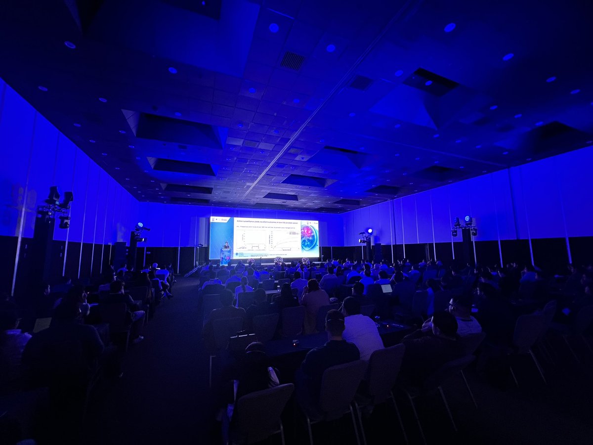 AlexHermen's tweet photo. Day 1 of Lessons in Urology comes to a close! A vibrant atmosphere of camaraderie and top-level academics throughout. Mexican urology residents are truly privileged to learn from a world-class faculty. Can’t wait for what Day 2 will bring! 

#AUALessons25 @smumexico https://t.co/kagdj2nQD3