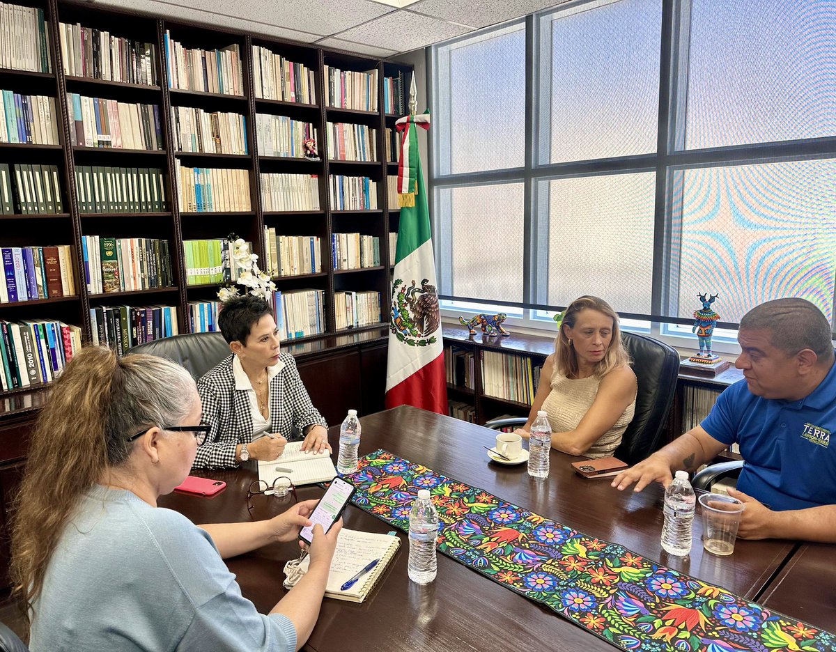 En coordinación con Terra <a href="/lawsonremer/">Terra Lawson-Remer</a>, presidenta de la Junta de Supervisores del <a href="/SanDiegoCounty/">SanDiegoCounty</a>, sumamos esfuerzos para ampliar el alcance de nuestros servicios, continuar la cooperación y lograr mejores resultados en temas de #Proteccion de la #ComunidadMexicana en San Diego