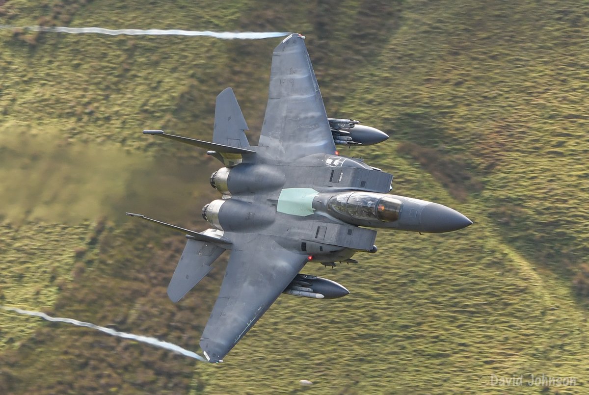 PD31's tweet image. Quantity trumped variety today......still, plenty to keep us awake. #machloop #wales #lowlevel @HQUSAFEAFAF @48FighterWing @RCAF_ARC