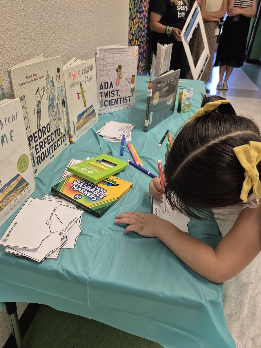 msnlamb's tweet photo. What's your fave book? @BrownElementary @BrownReads  #LiteracyNight https://t.co/8l8dvxfGAO
