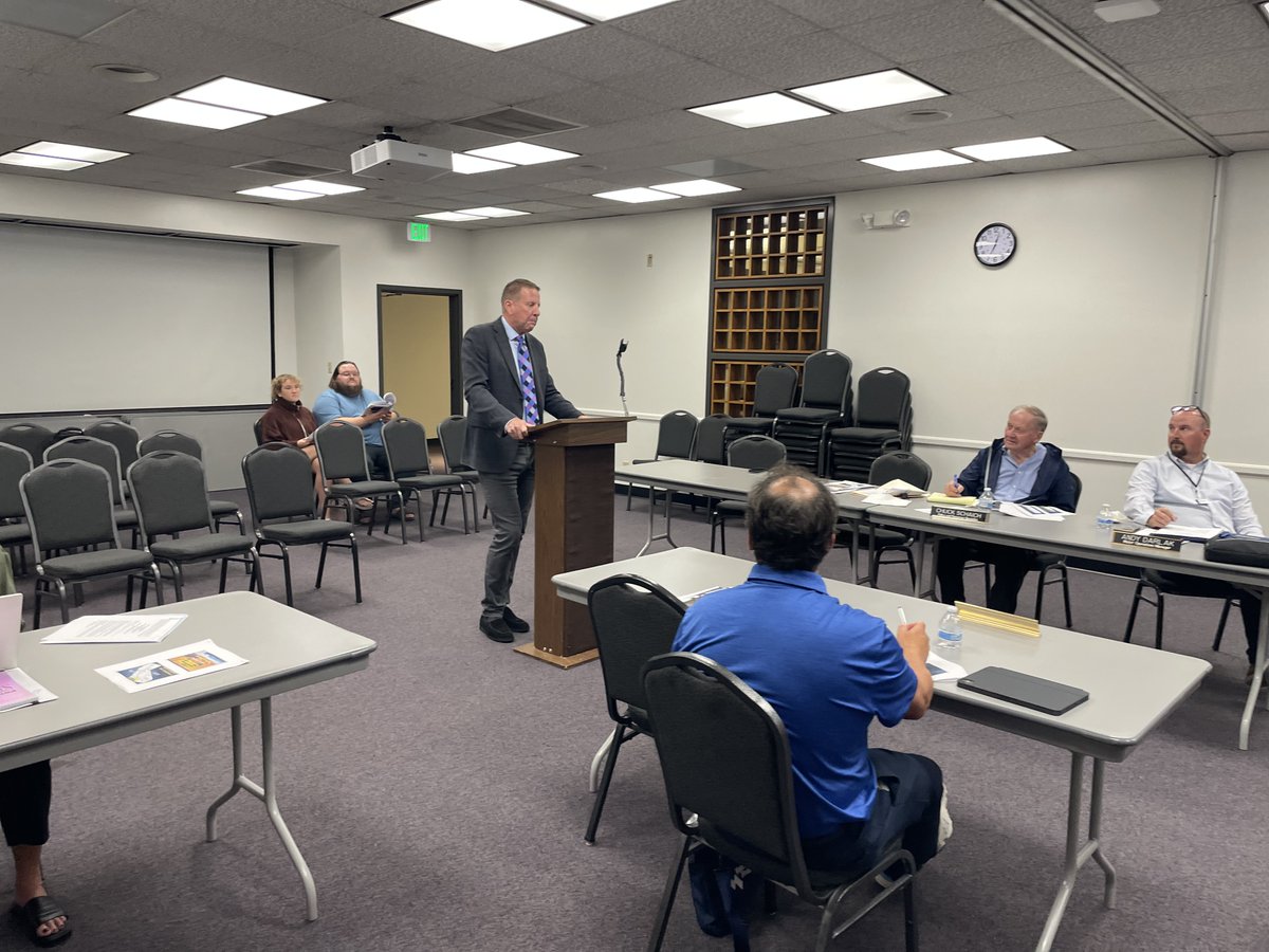 Metropolitan’s Bill Hasencamp and Director Raymond Jay joined <a href="/TorranceCA/">City of Torrance</a>'s  Water Committee for an important discussion this week on the future of the Colorado River and current negotiations for operations starting in 2027. Learn more about the #CoRiver: mwdh2o.com/planning-for-t…