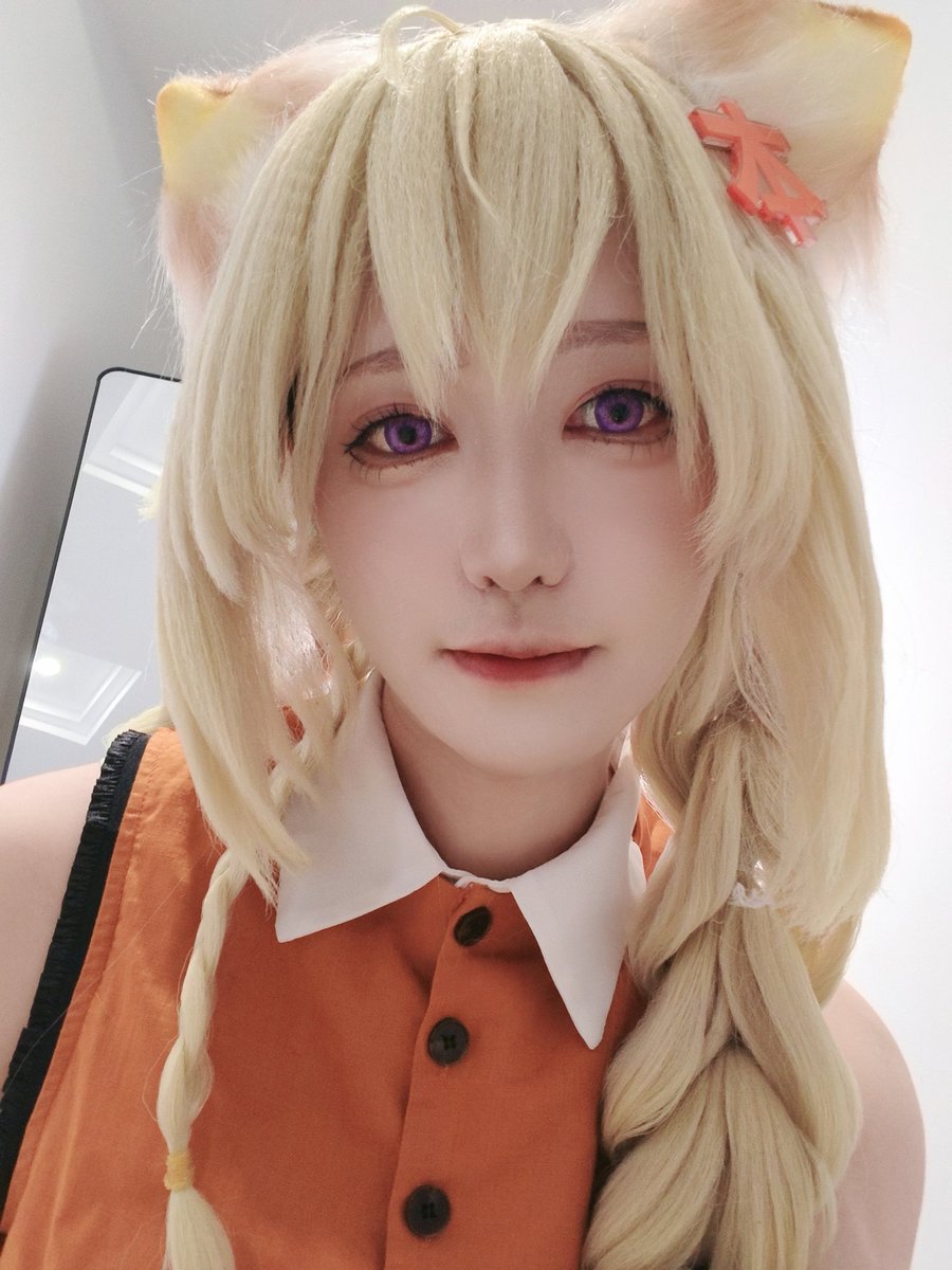 牢本看小厨男的眼神