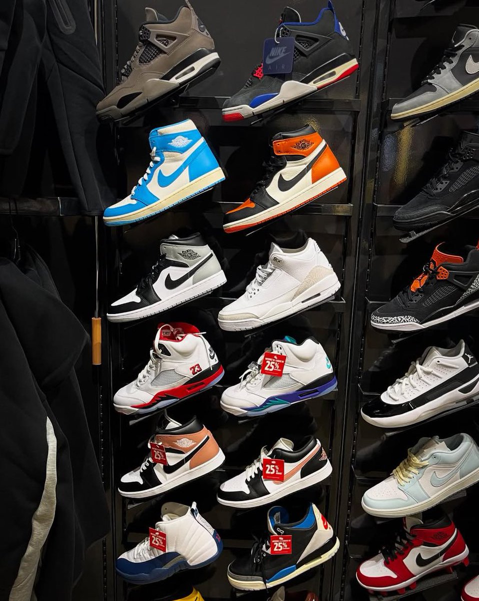 JustFreshKicks's tweet photo. Thoughts on every new Jordan sitting on shelves 🤯🤯 https://t.co/MNvCYdmSpy