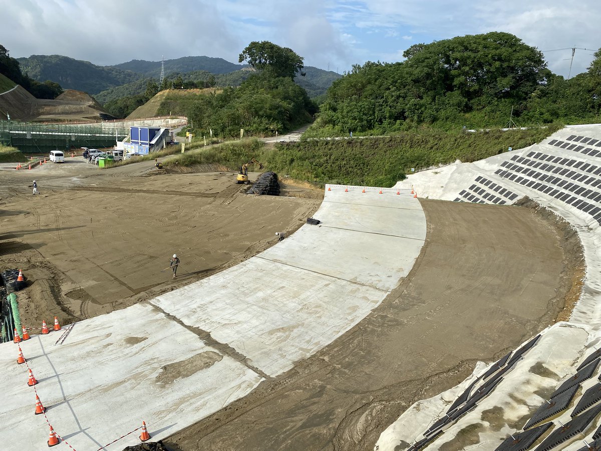 埋戻し作業も順調に進捗し工事の完了が見えて来ました👷

昨年の6月から約16月間、安全作業で工事を進め0災害で完了出来そうで一安心です。

最後までご安全に🦺⛑️