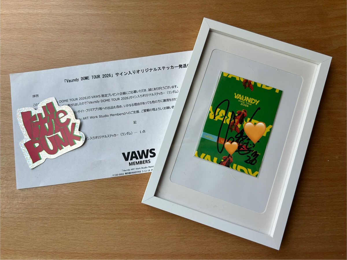 vaundy 直筆サイン入りドームステッカー vaundyさん 直筆サイン入りステッカー - メルカリ